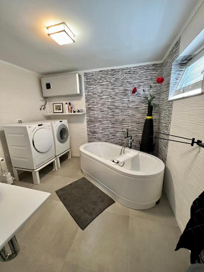 Dreamtime - One Badroom And 1 Livingroom Apartment Veprinac المظهر الخارجي الصورة